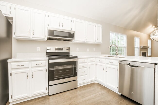 Building Photo - 1007 Lassiter Dr