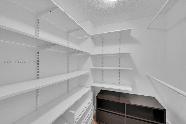 Building Photo - 3151 N Course Ln
