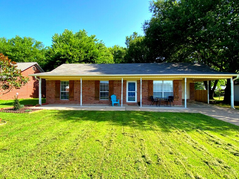 Primary Photo - 14 Sharon Cir