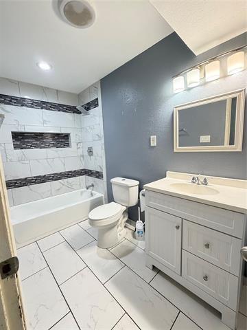 Building Photo - 4300 Campion Ln