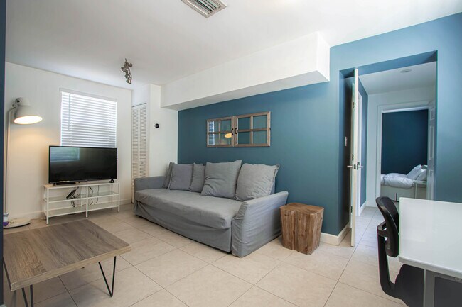 Building Photo - 239 NW 32nd St