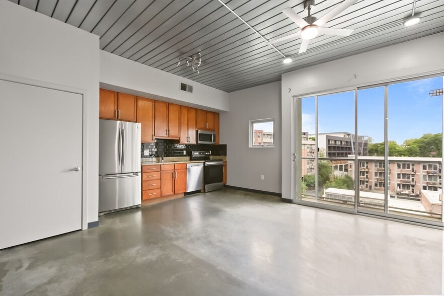 Building Photo - 620 Glen Iris Dr NE