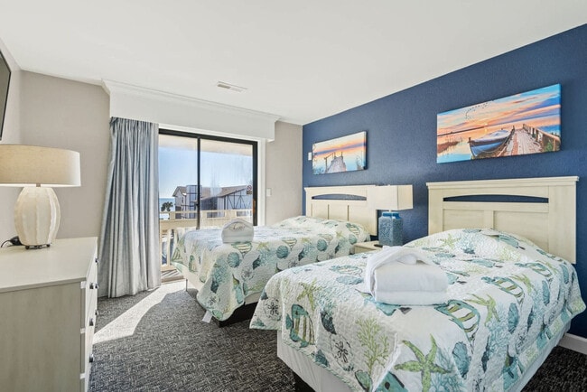 Building Photo - 2805B N Ocean Blvd