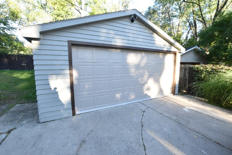 Building Photo - 3234 Whitfield Dr