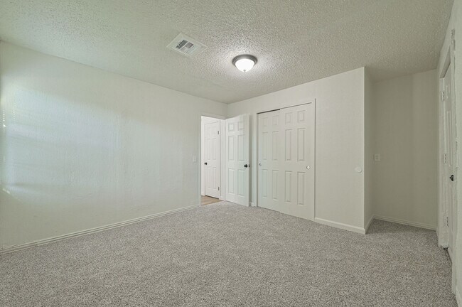 Building Photo - 3732 NW 26th St