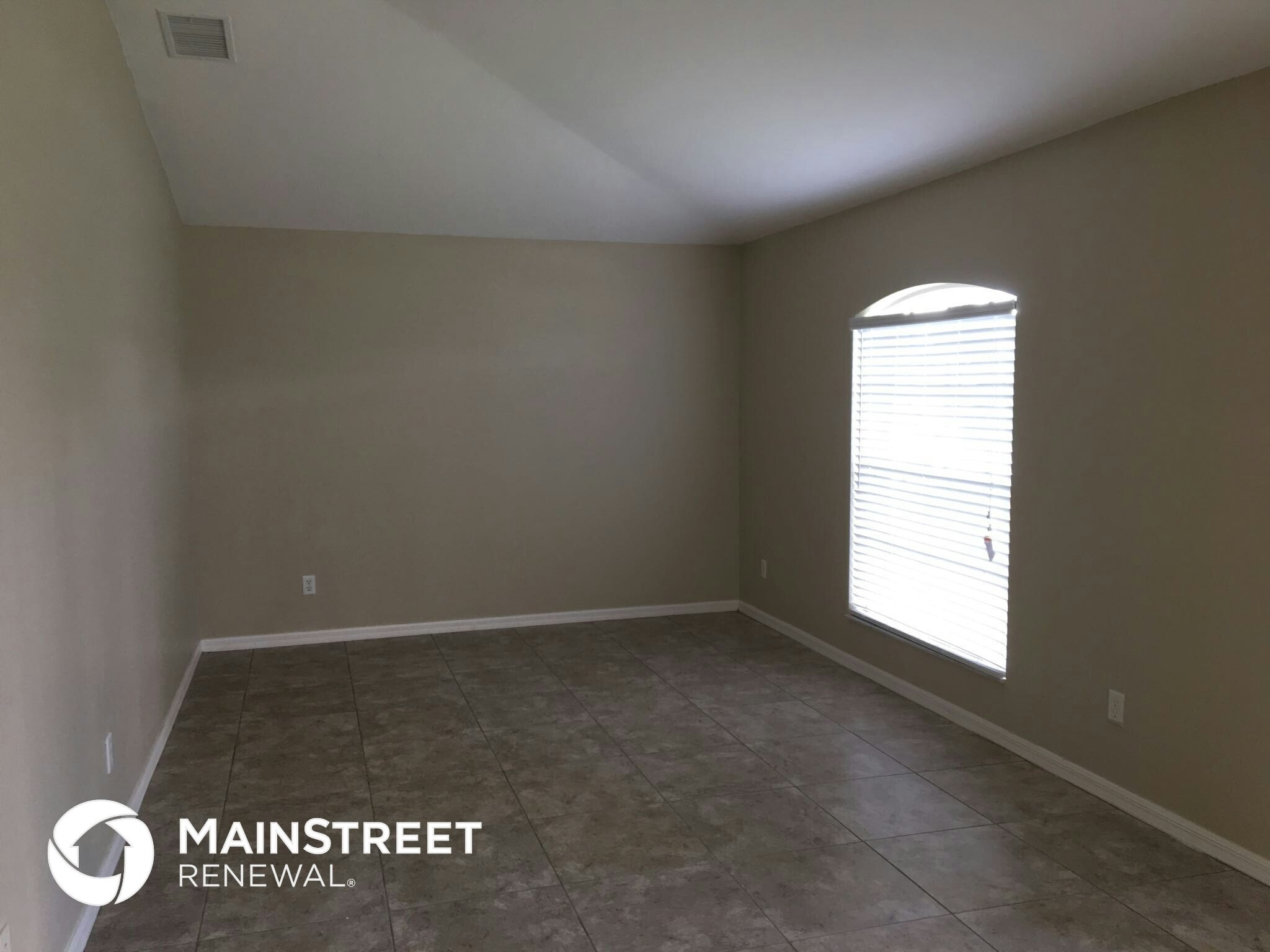 Building Photo - 622 SW 11th Ave