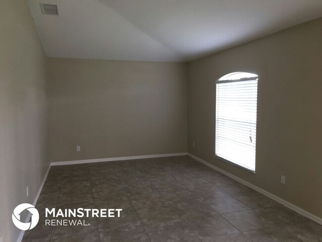 Building Photo - 622 SW 11th Ave