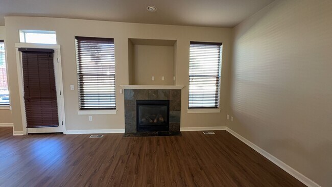Building Photo - 5363 Kali St SE
