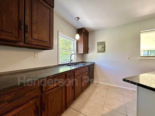 Building Photo - 908 Bilmark Ave