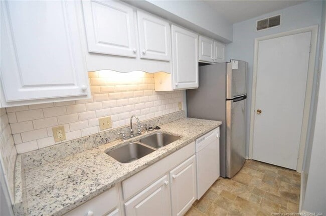 Building Photo - 1133 Schaub Dr