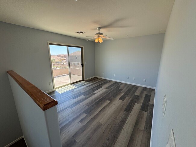 Building Photo - Updated 4 bedroom home in Casa Del Rey Com...