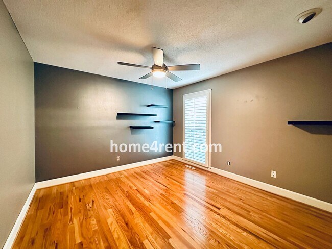 Building Photo - A Lovely, Four Bedroom Lenexa Home w/ Wood...