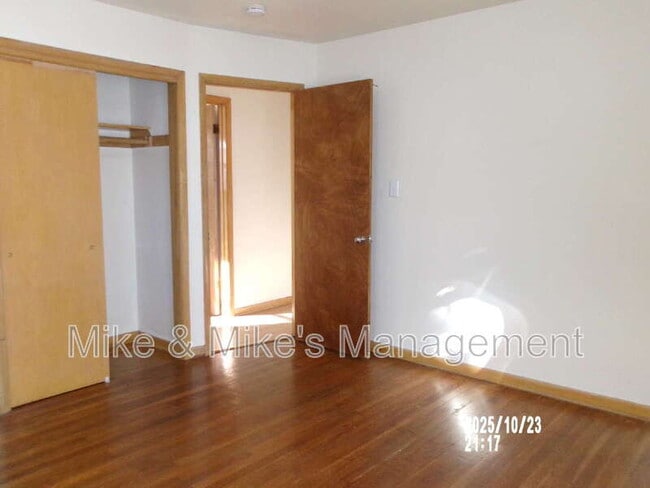 Building Photo - 4926 N 54th St