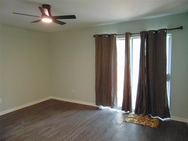 Building Photo - 3247 Hunters Glen Dr