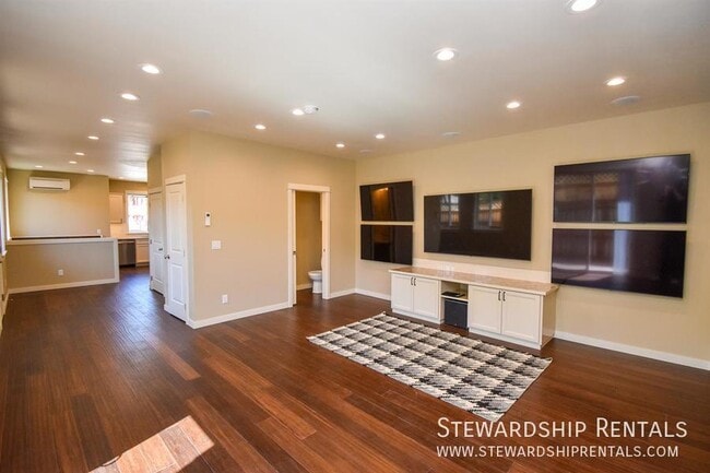 Building Photo - 1797 Mill Alley