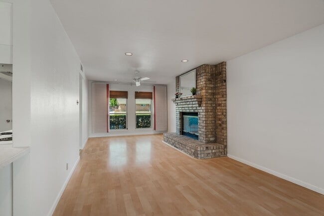 Building Photo - 509 Wilshire Dr