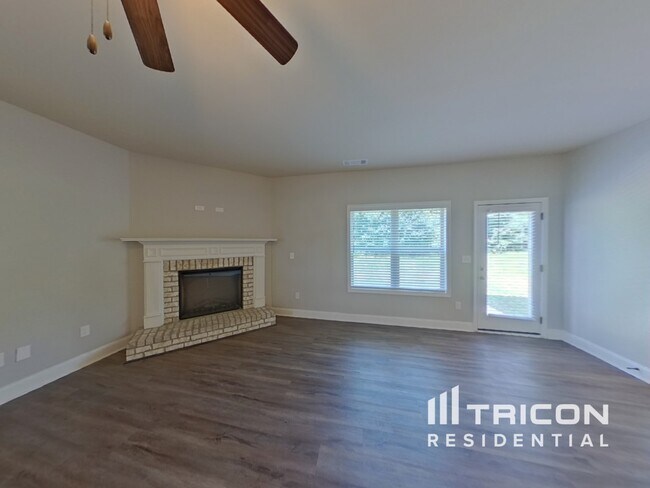 Building Photo - 142 Massey Ln