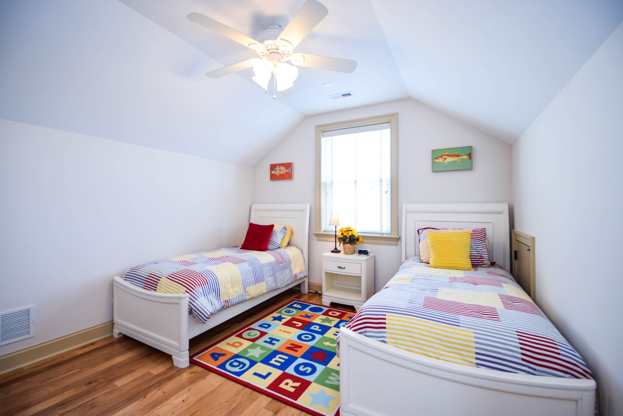 Building Photo - 11 S 31st Ave