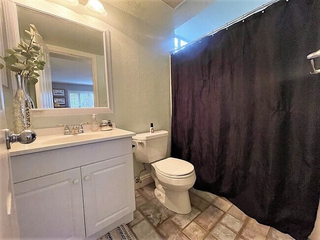 Building Photo - Beautiful Single Family home with Large Backyard
