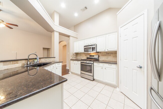 Building Photo - 3114 Glenwood Dr