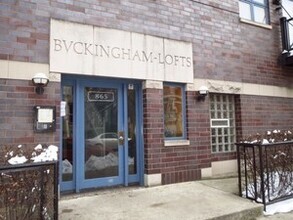 Building Photo - 865 W Buckingham Pl