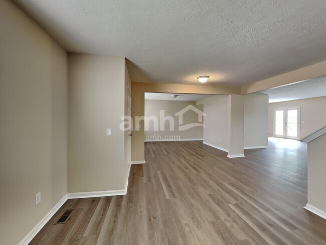 Building Photo - 10825 Spring Green Dr