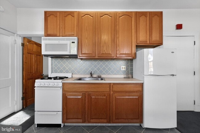 Building Photo - 459 Martin St