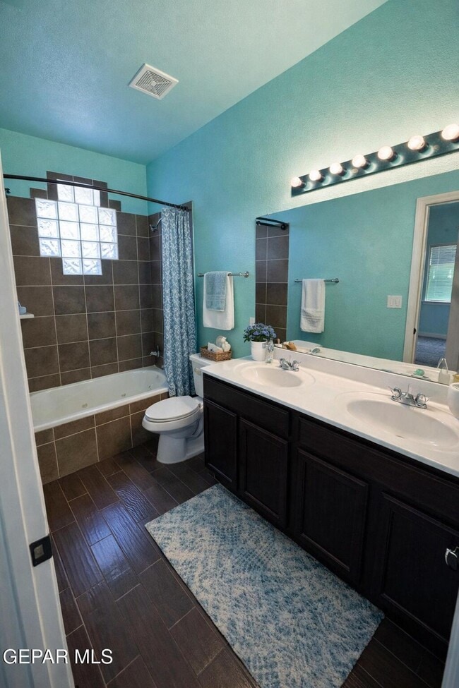 Building Photo - 13514 Everingham St