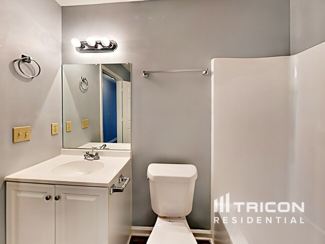 Building Photo - 305 Trowbridge Rd