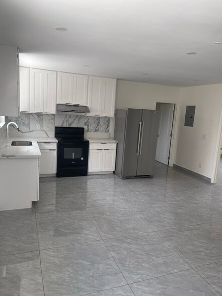 Primary Photo - 918 8th Ave