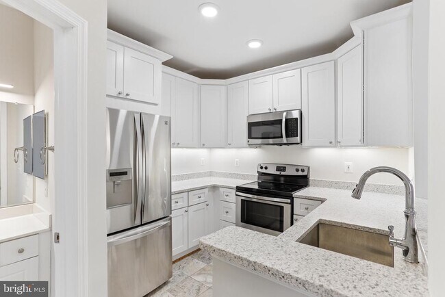 Building Photo - 4561 Strutfield Ln