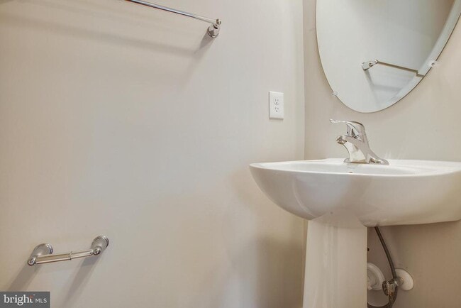 Building Photo - 75 Andrews Pl