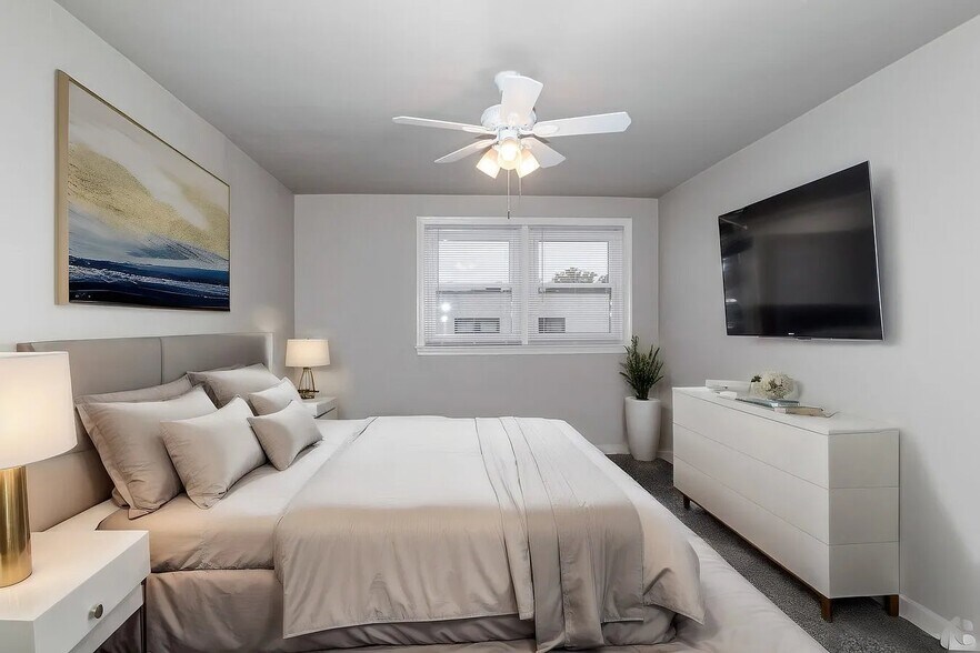 Building Photo - 7901 Roosevelt Blvd