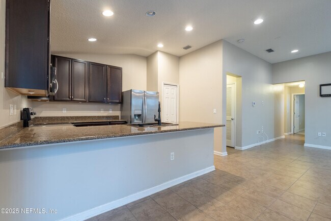 Building Photo - 12106 Alexandra Dr
