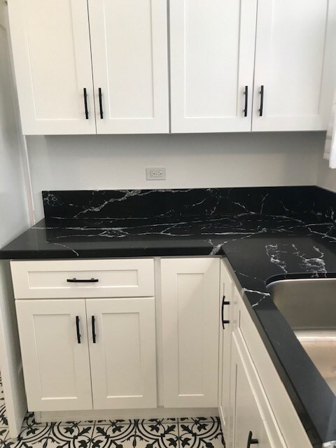 kitchen - 916 S Orange Grove Ave