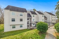 Building Photo - Convenient 1 Bedroom, 1 Bath first-floor condo located in Pawtuckett on the Green near the airpor...