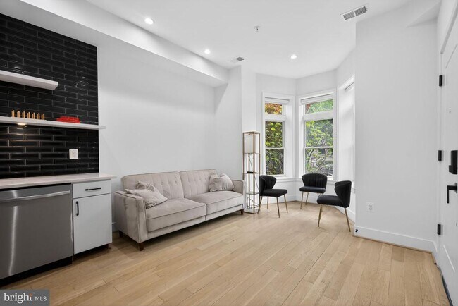 Building Photo - 1808 S St NW