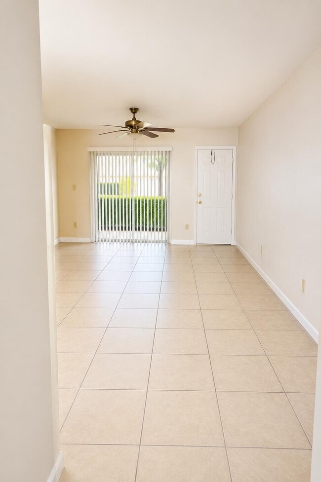 Building Photo - 11000 Royal Palm Blvd