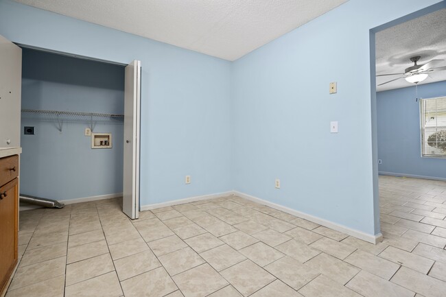 Building Photo - 1318 Harmony St