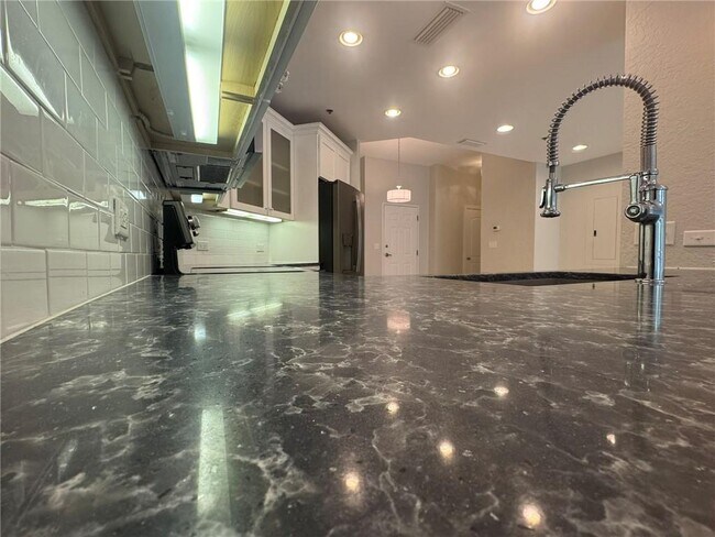 Building Photo - 150 Salt Air Dr