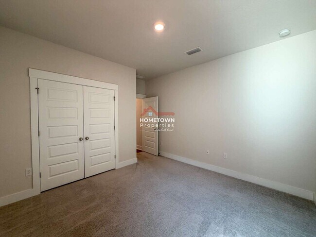 Building Photo - 220 Camellia Dr