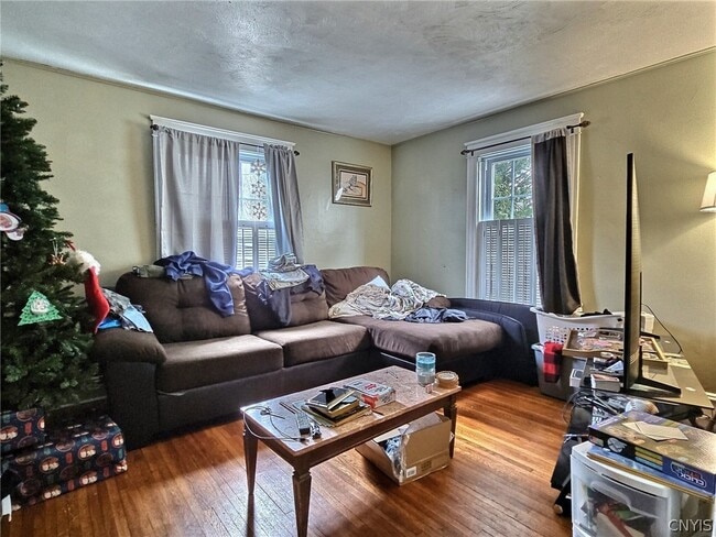 Building Photo - 213 Foster Ave