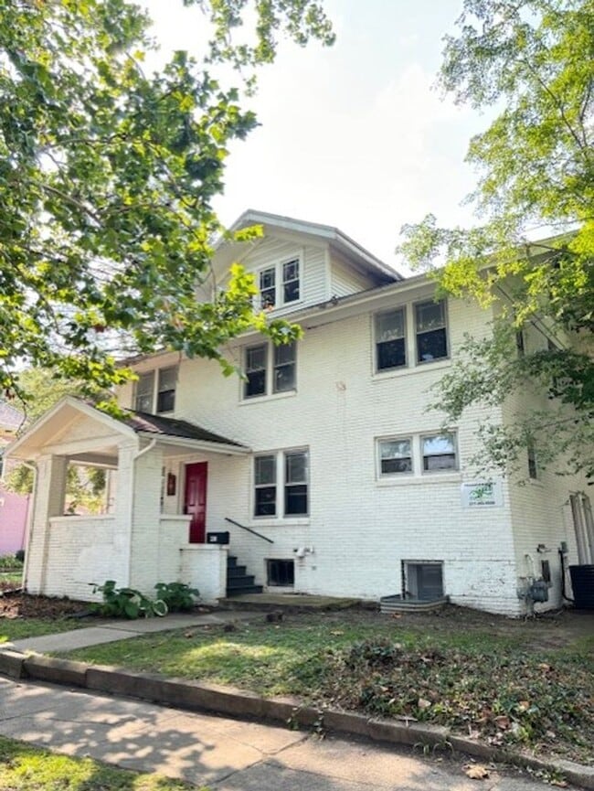 Primary Photo - 401 W Elm St