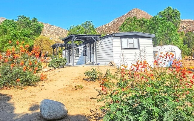 Building Photo - Rancho De Oro