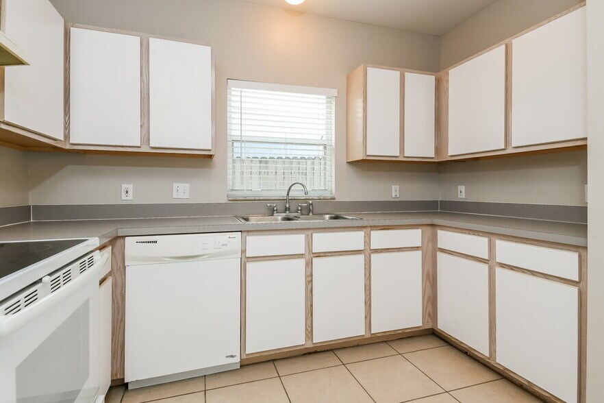 Building Photo - 354 Daniels Pointe Dr