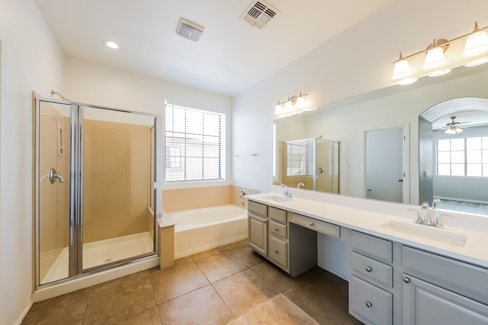 Building Photo - 2373 W Sleepy Ranch Rd