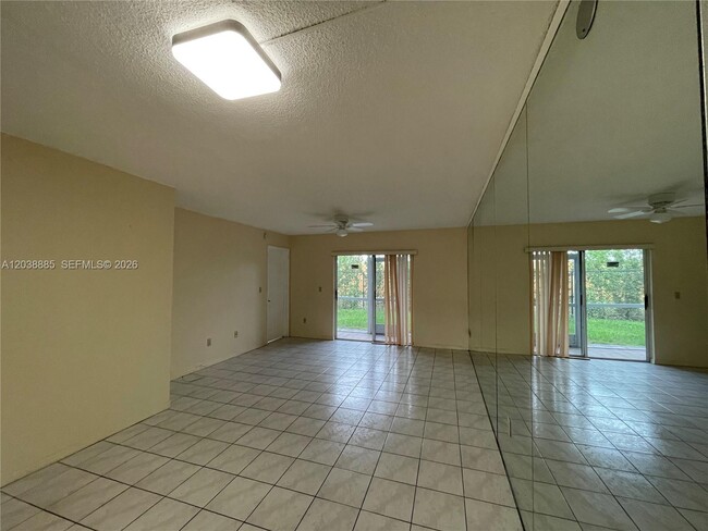 Building Photo - 426 NE 210th Cir Terrace