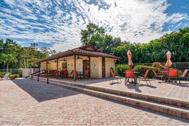 Building Photo - 2009 Pine Isle Ln