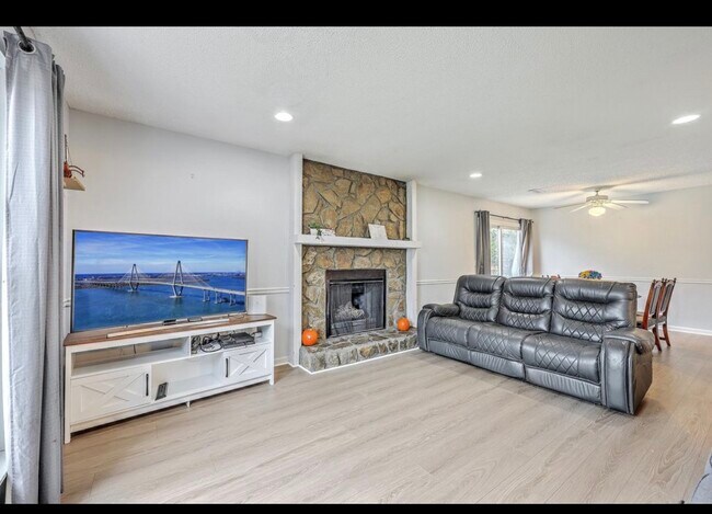 Building Photo - 1841 Sundancer Ln