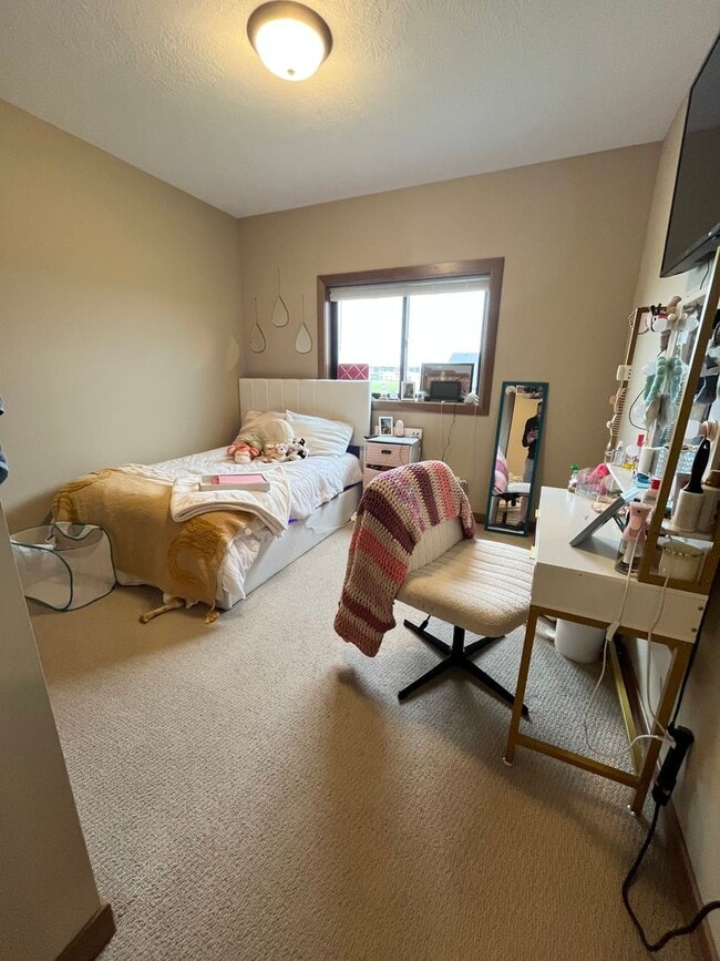 Building Photo - 5548 W Colonial Ct